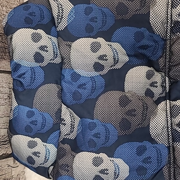 Old Navy Kids Sleeveless Quilted Puffer Vest/Jacket in Blue/Gray - Picture 15 of 17